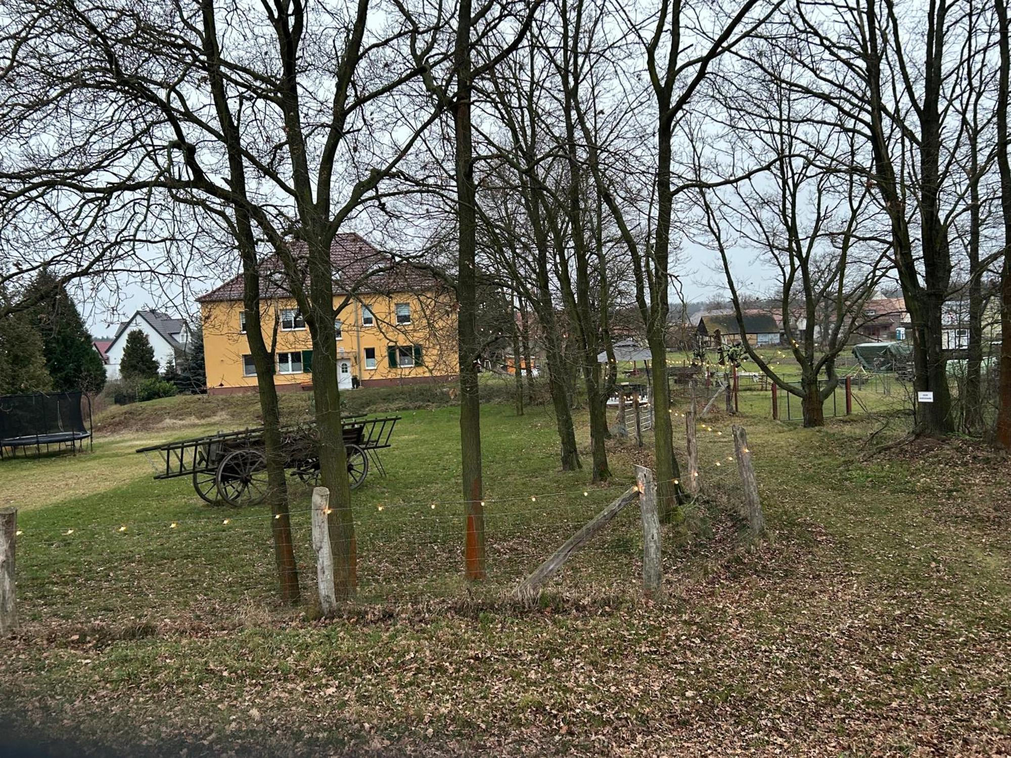 Gelbes Haus Seenland Ferienwohnungen Xl Elsterheide Kültér fotó